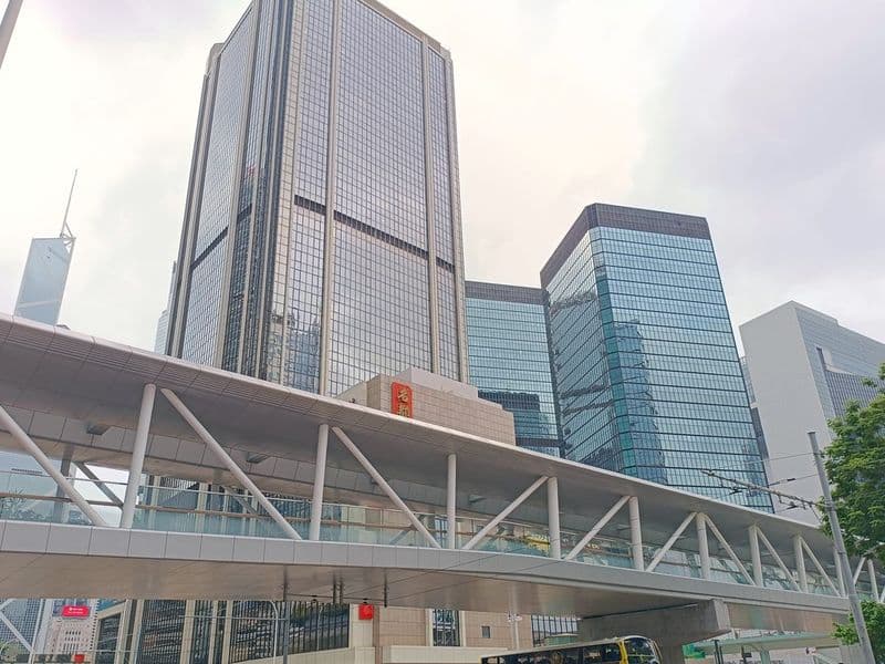 Sector 150 vs Sector 135: Where Commercial Rent Is Heading